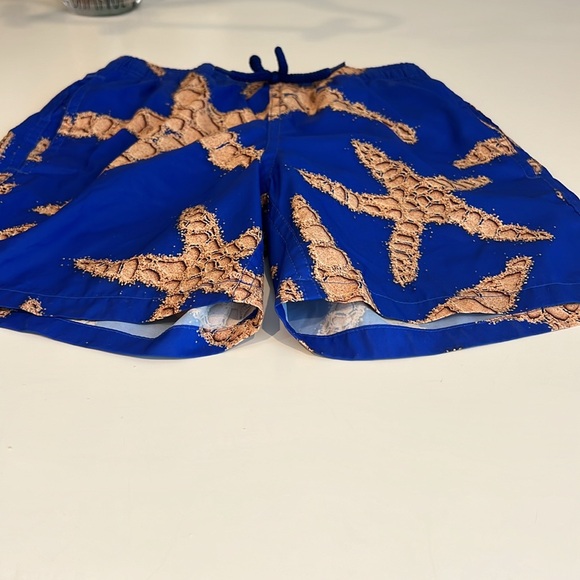 Boys VILEBREQUIN starfish swim shorts - Picture 9 of 10
